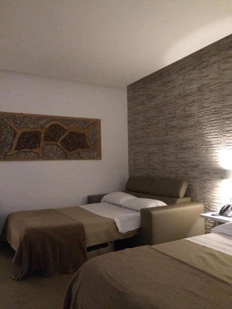 Domus Castroni Pompeo Magno Bed & Breakfast Roma Exterior foto
